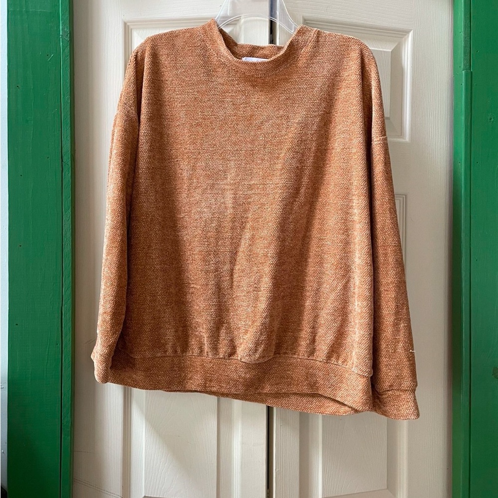 Elegant Women's Crew Neck Sweater in Rich Tan